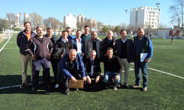 Llamosas entregó 1 millón de pesos a diez clubes de la ciudad
