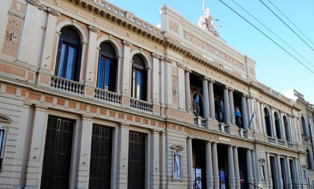 Schiaretti anunció la puesta en valor del Teatro del Libertador