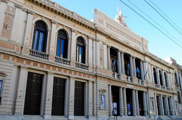 Schiaretti anunció la puesta en valor del Teatro del Libertador