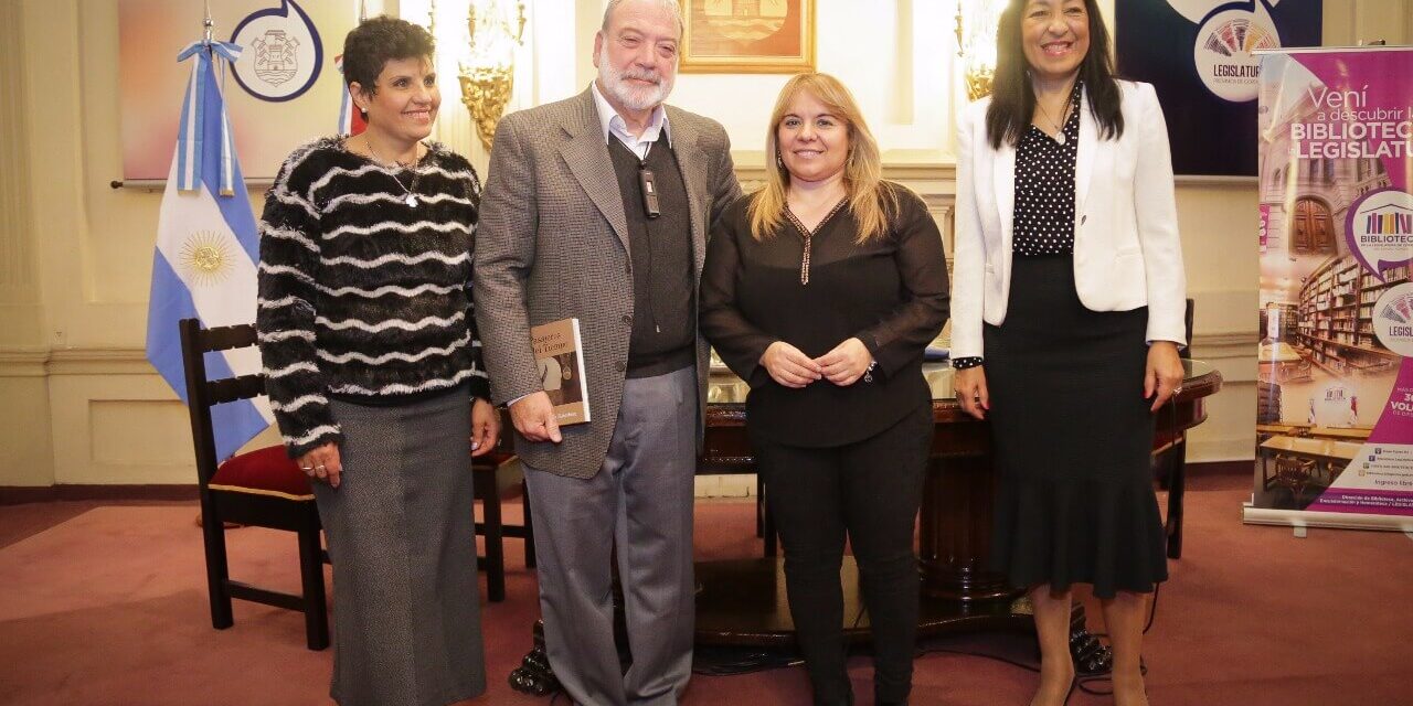 Presentación del libro “Pasajeros del Tiempo” en la Legislatura Provincial