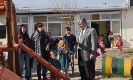 El Centro de Cuidados y Desarrollo Infantil celebró su 33 aniversario