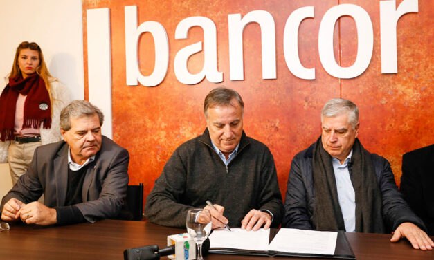 Entrega de créditos para la comprar de Maquinaria vial para Río Cuarto y Alpa Corral