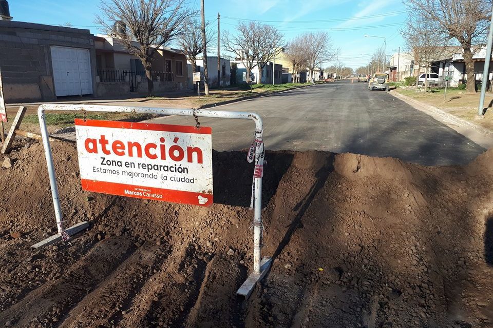 Avanza la pavimentación de siete cuadras en Cabrera
