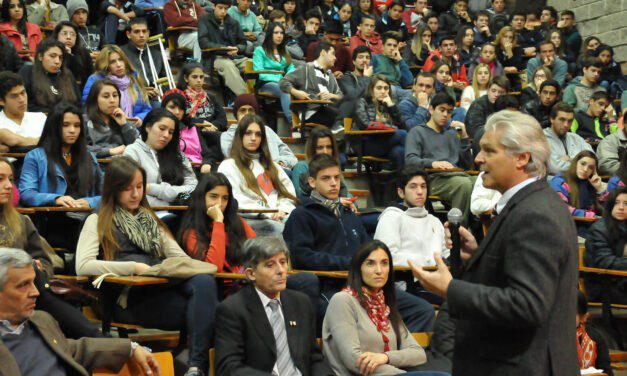 Se abrió la preinscripción de becas para renovación y cursantes