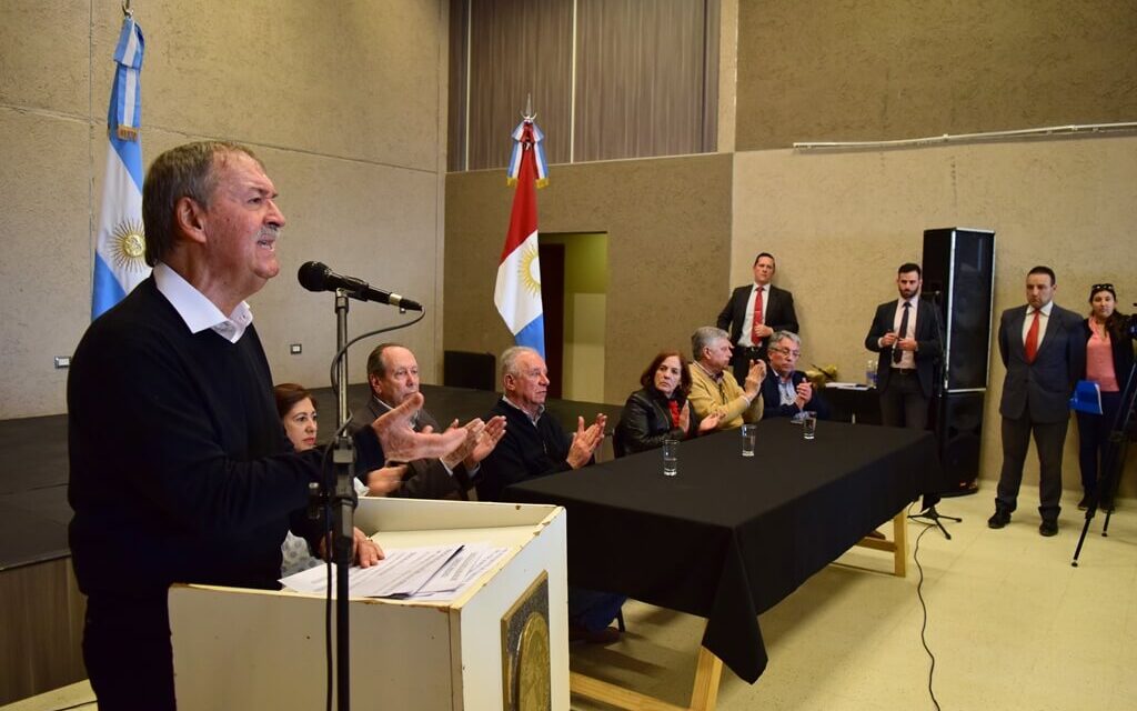 Coronel Moldes: firma de convenio de agua potable