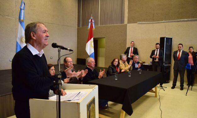 Coronel Moldes: firma de convenio de agua potable