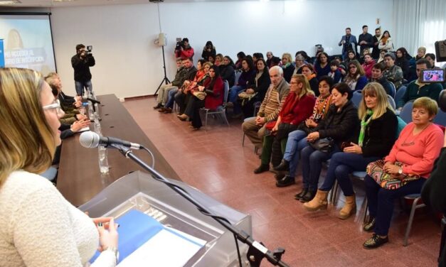 Por Mí: Comenzó la entrega de tarjetas de débito en Río Cuarto