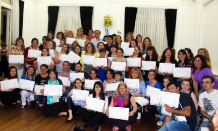 Se entregaron los certificados del Curso de Lenguaje de Señas