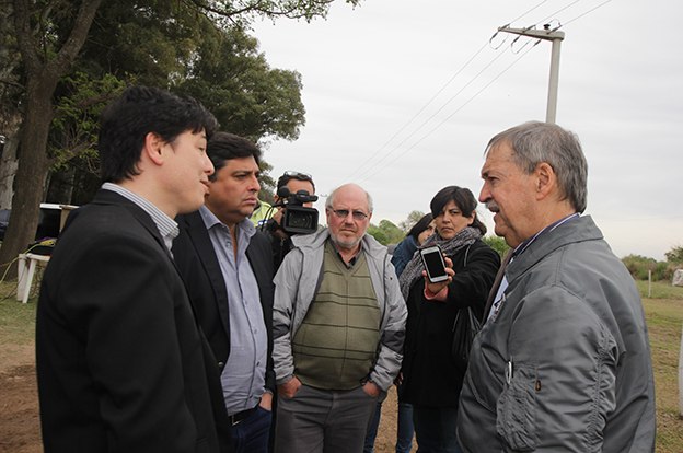Construcción de una línea de alta tensión para Villa Huidobro