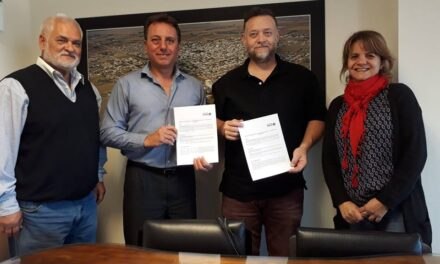 Firma de convenio entre el municipio y la Universidad Siglo XXI