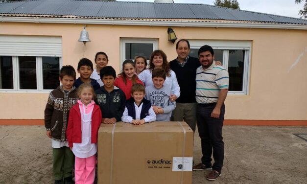 Matias Viola visitó la localidad de Huanchilla