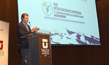 Premian a docentes e investigadores locales
