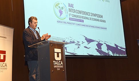 Premian a docentes e investigadores locales