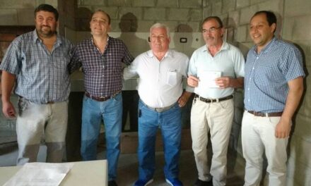 Entrega de fondos para el Club Newbery de Ucacha