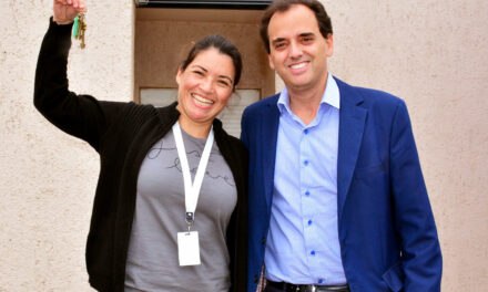 El Intendente Llamosas entregó 4 viviendas más en el Castelli 1