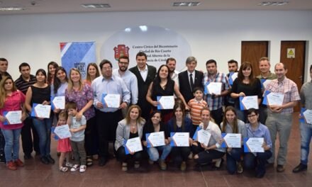 Se entregaron certificados tras la finalización de la Cátedra Abierta Pyme