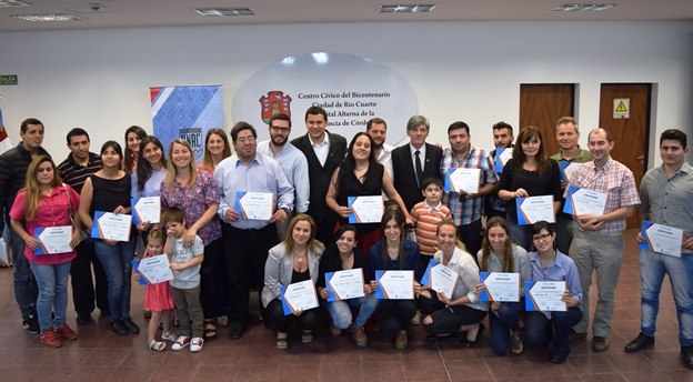 Se entregaron certificados tras la finalización de la Cátedra Abierta Pyme