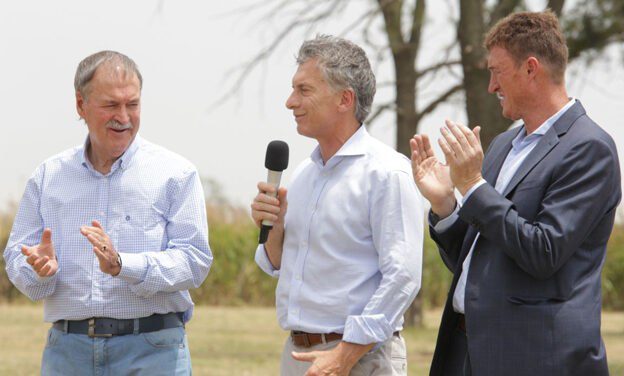 Macri y Schiaretti recorrieron obras en el este provincial