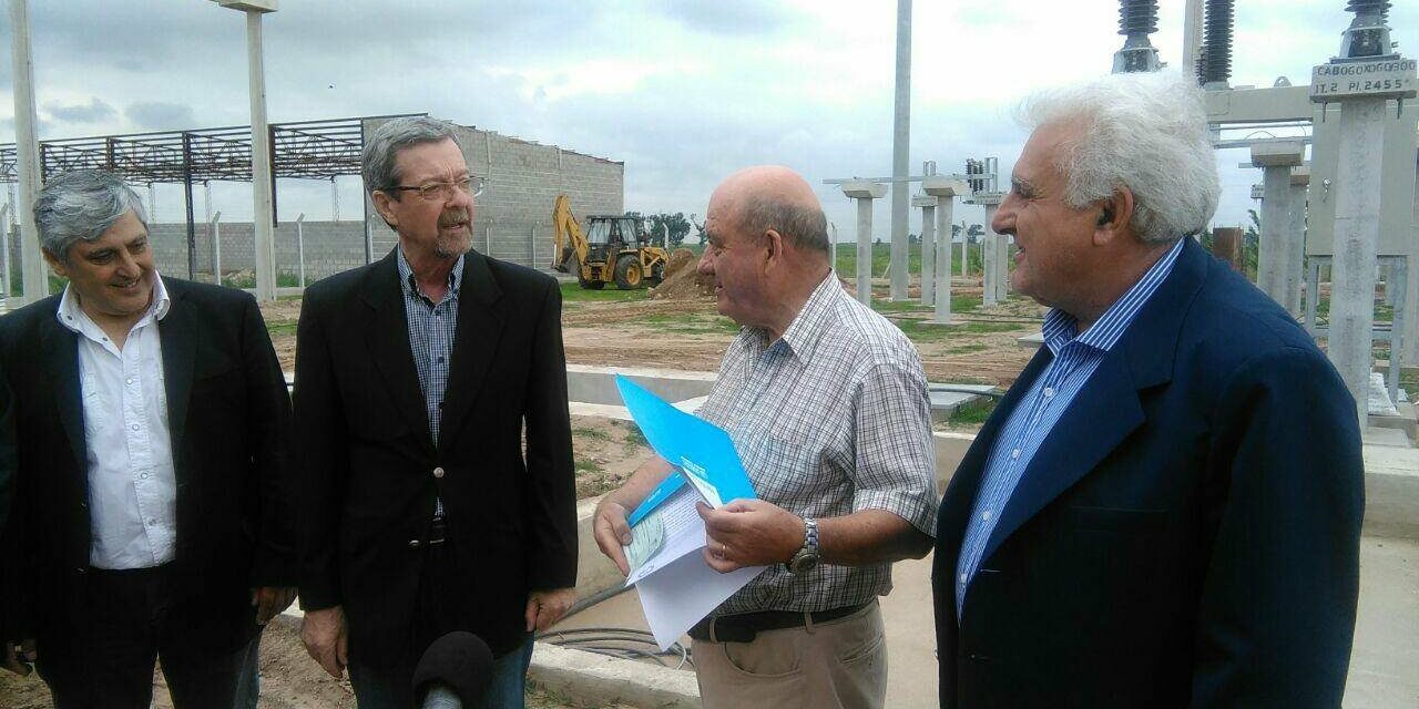 Avalle entregó subsidio para obras al parque industrial de Holmberg