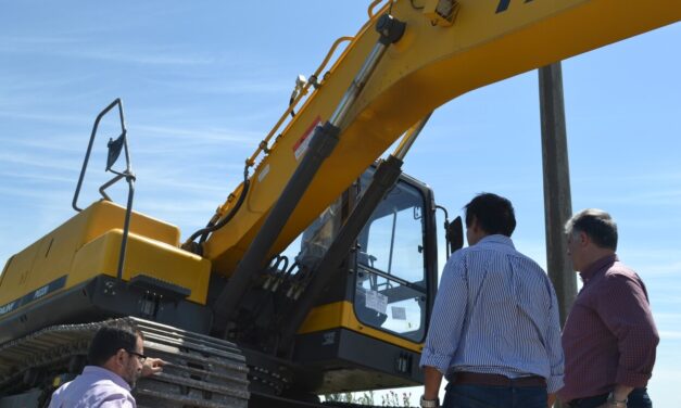 Una nueva excavadora para La Carlota