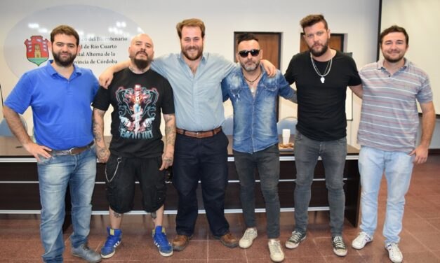 Se viene un tattoo por un juguete