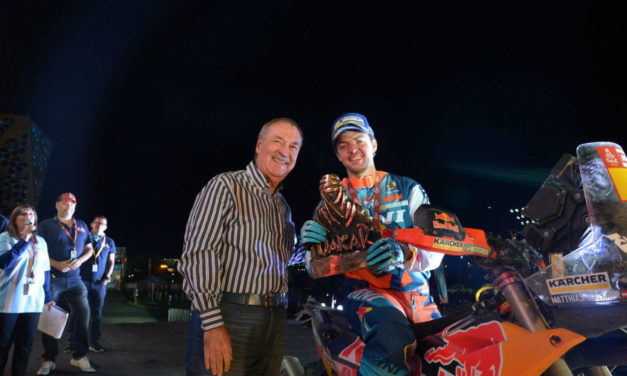 Una multitud presenció el cierre del Dakar en el Centro Cívico