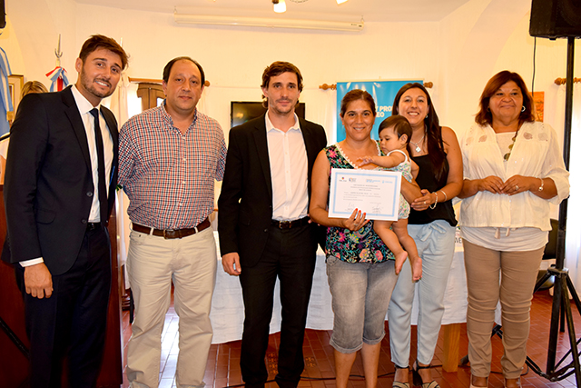 Entrega de microcréditos del Banco de la gente
