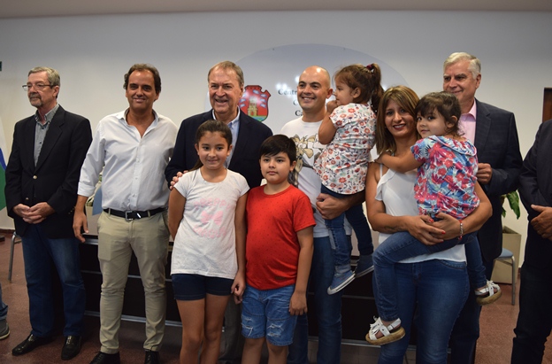 Río Cuarto: Diez familias recibieron las llaves de sus viviendas