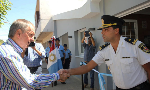 En Monte Maíz, Schiaretti inauguró sede policial y entregó aportes