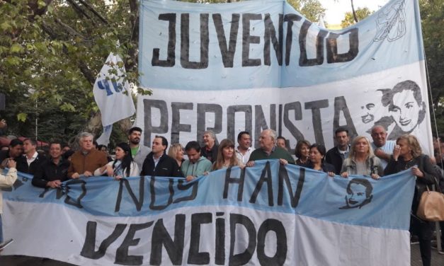 Multitudinaria marcha en un nuevo aniversario del golpe de estado de 1976