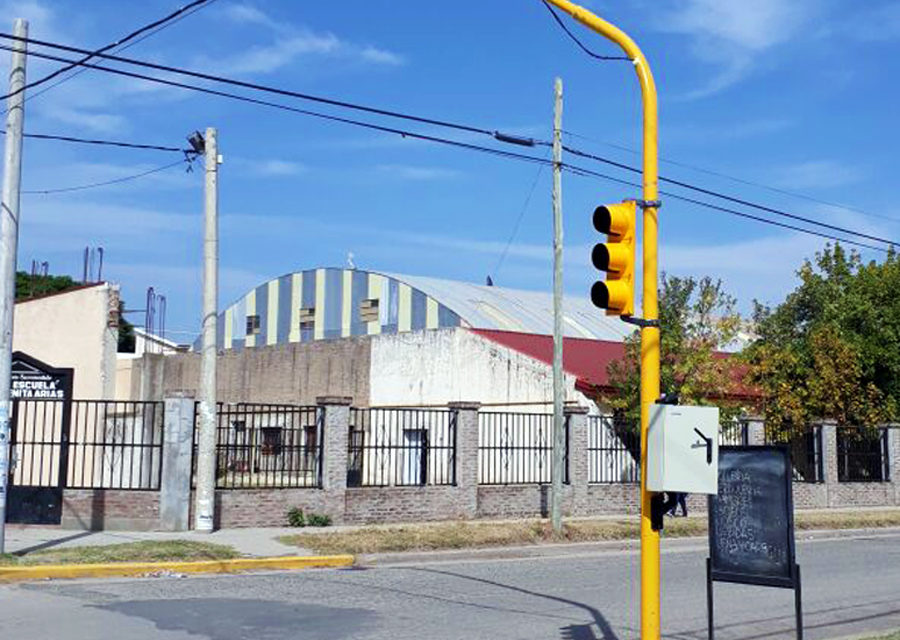 Comenzó el recambio de luminarias en el IPV de barrio Alberdi