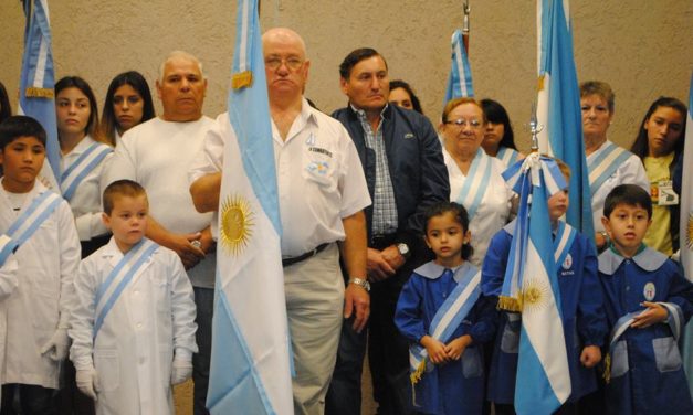HOMENAJE A LOS EX COMBATIENTES en Coronel Moldes