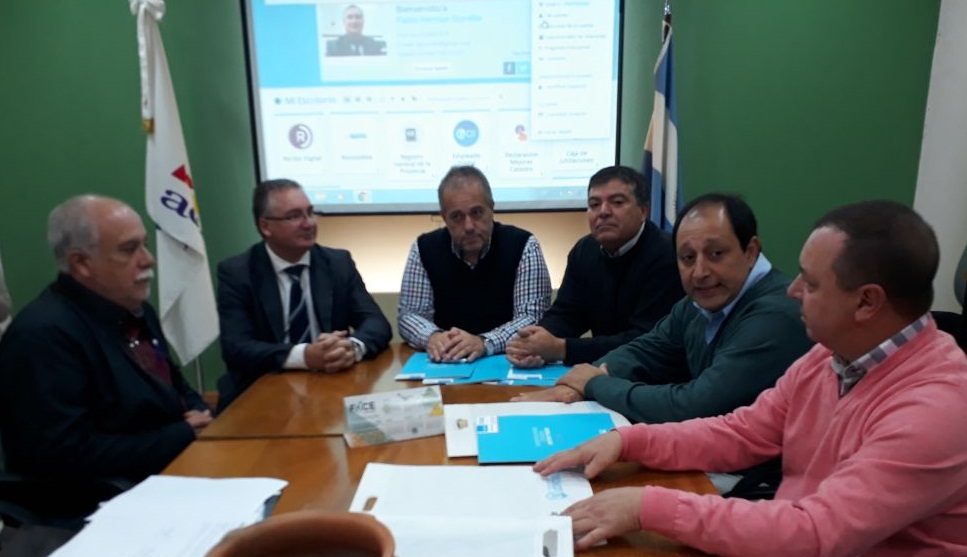 Ciudadano Digital: entrega de equipamientos y capacitación a cinco municipios