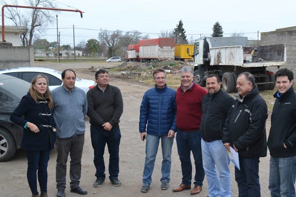 Escuela ProA: visita de funcionarios y representantes de la empresa constructora