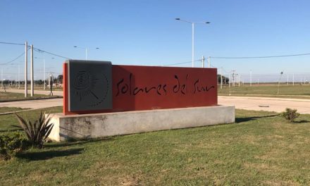 Entrega de actas de posesión de 234 terrenos