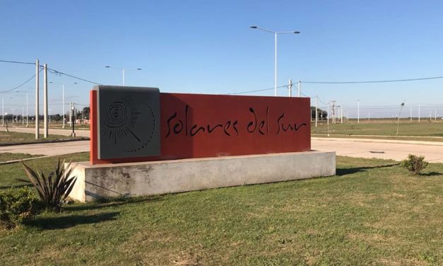 Entrega de actas de posesión de 234 terrenos