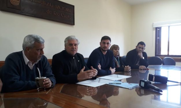 La UNRC firmó un convenio con la Asociación Civil Juventud 1º de Mayo