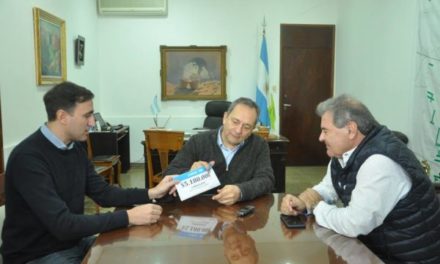 La Provincia entregó $5 millones al Municipio de Laboulaye