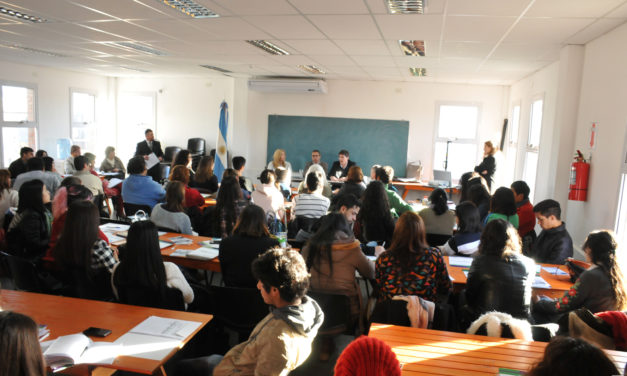 Segundo encuentro de evaluadores externos en la Facultad de Ciencias Humanas