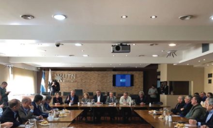 Firma de documento entre rectores de Universidades Públicas y la CGT