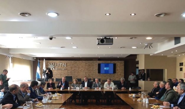 Firma de documento entre rectores de Universidades Públicas y la CGT