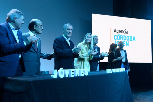 Schiaretti anunció que se destinarán $50 M a los “Jóvenes del Centenario”