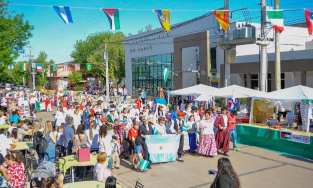 Arias vivió su primera edición de la Fiesta de las Colectividades