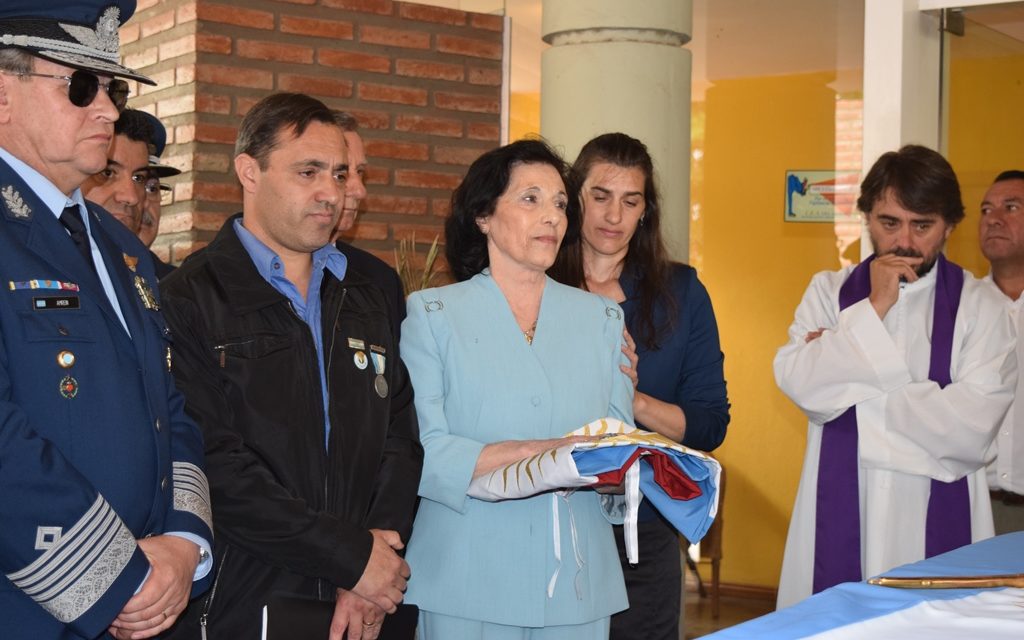 Emotiva ceremonia para despedir los restos del Capitán Castagnari