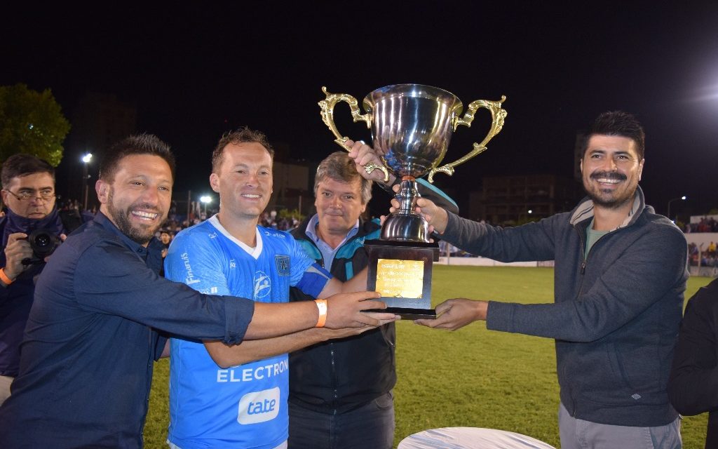 Estudiantes se quedó con la Copa Homenaje ex gobernador José Manuel de la Sota