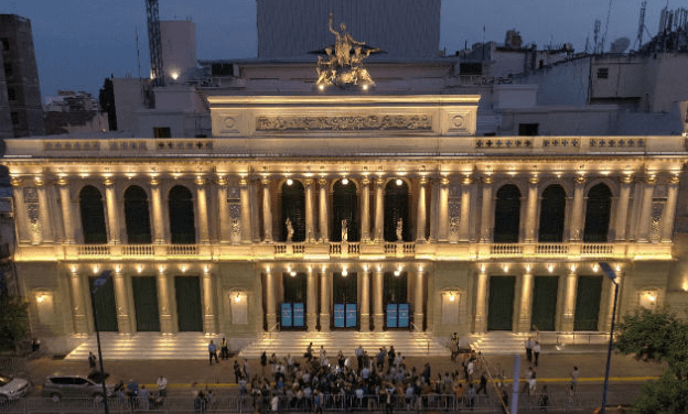 Schiaretti recibirá a los reyes de España