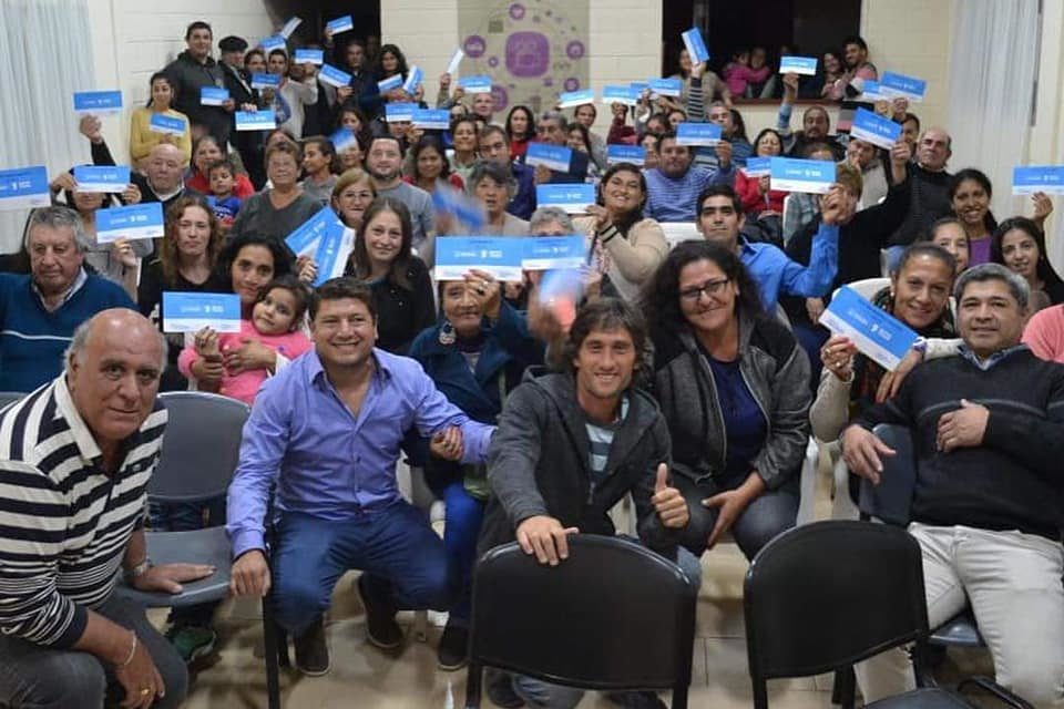 Las Acequias: entrega programas Vida Digna