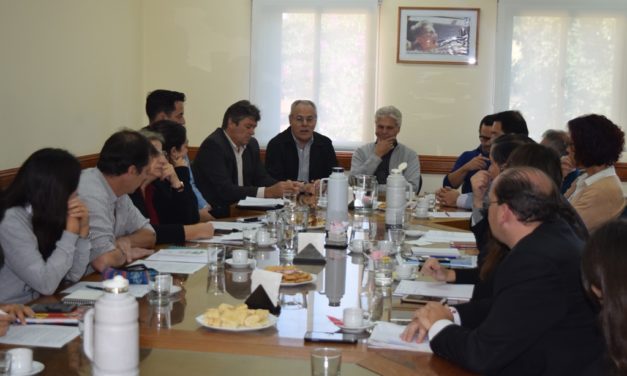 El cuidado del río fue tema de debate y acuerdos en la Universidad