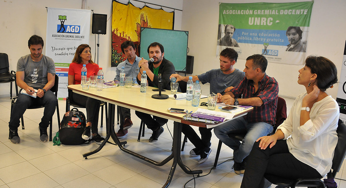 UNRC: Se presentó un libro de reflexión y acción para el cambio social