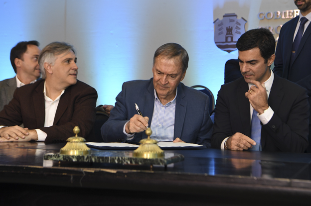Firma de convenios de cooperación entre Córdoba y Salta